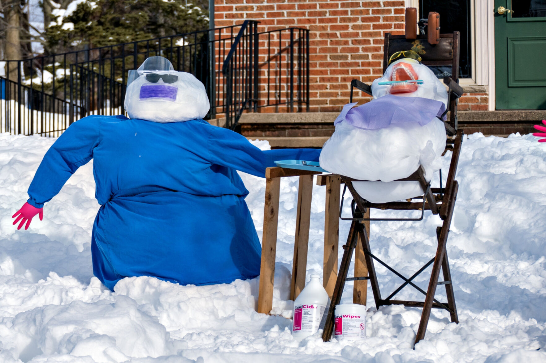 Snowmen take over the city Contest winners announced